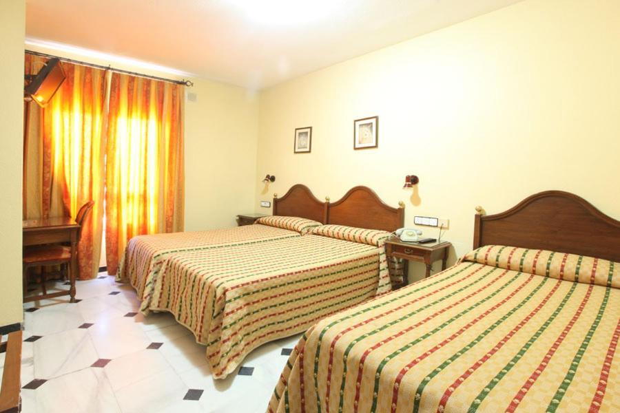 Hotel El Cisne à Cordoue Chambre photo
